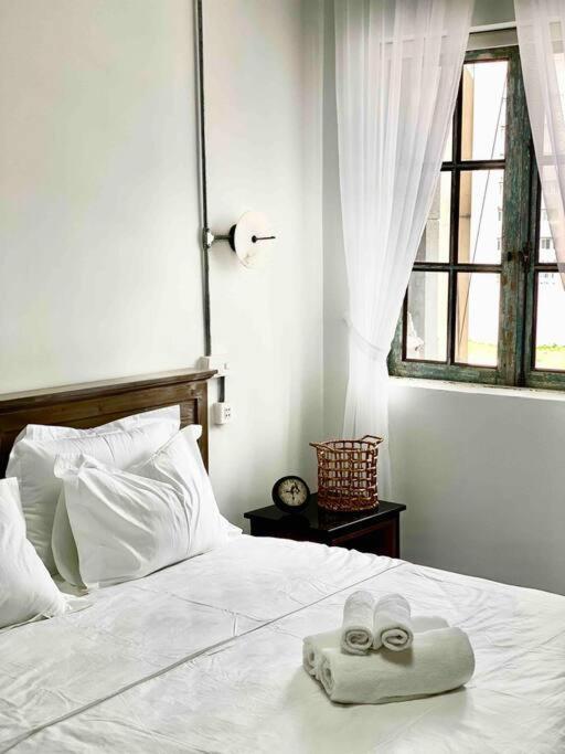 Le Bijou Chic In The Heart Of Saigon Charm With View Lägenhet Ho Chi Minh-staden Exteriör bild