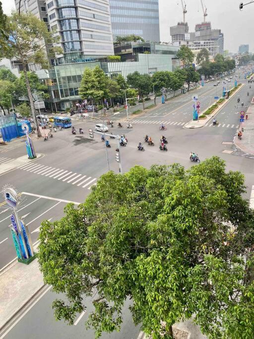 Le Bijou Chic In The Heart Of Saigon Charm With View Lägenhet Ho Chi Minh-staden Exteriör bild
