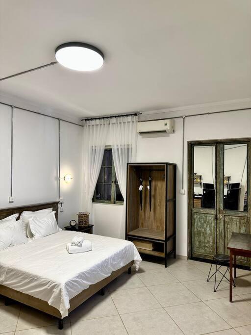 Le Bijou Chic In The Heart Of Saigon Charm With View Lägenhet Ho Chi Minh-staden Exteriör bild